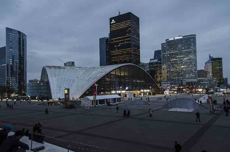 170 - Francia - Paris - La Defense - imagen nocturna.jpg